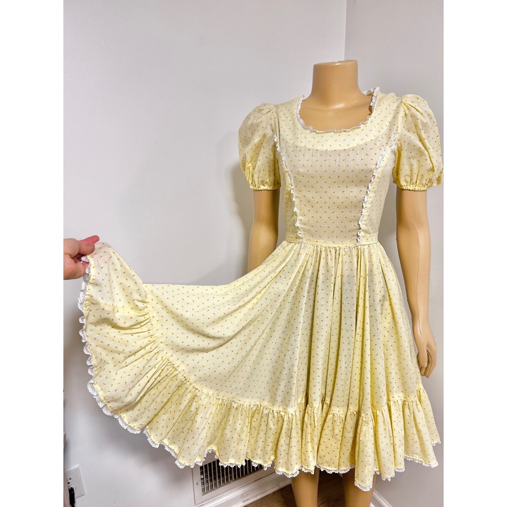 Vintage Yellow Floral Prairie Dress Lace Trim Puff Sleeve Cottagecore dance